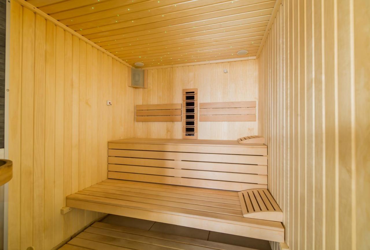 Moonlight Studio - Spa N Pools Beach Resort Mamaia Eksteriør bilde