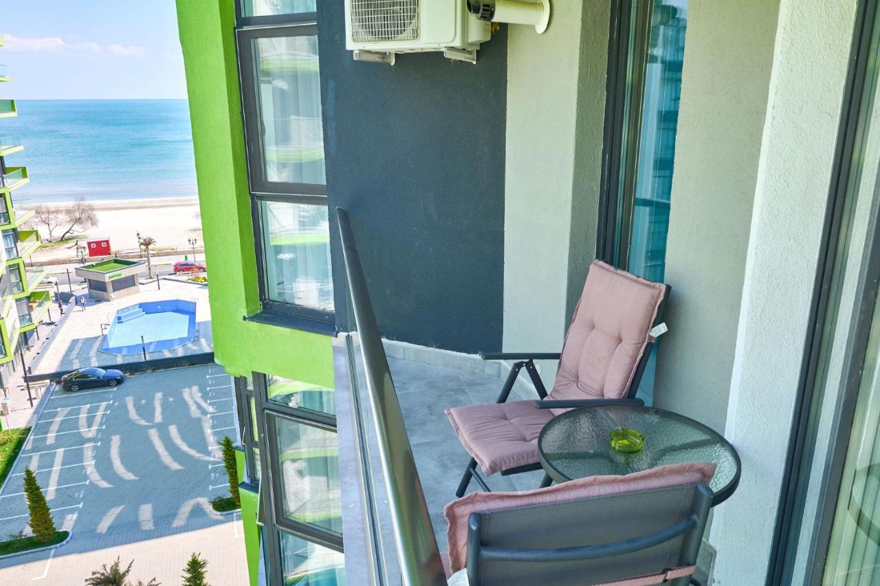 Moonlight Studio - Spa N Pools Beach Resort Mamaia Eksteriør bilde